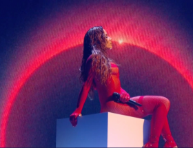 Cantora Anitta faz hist�ria e vence VMA de melhor clipe de m�sica latina