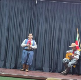 CTG Querncia da Serra brilha no 15 Rodeio Artstico Regional em Bom Princpio
