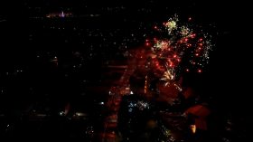 Desfile &lsquoFesturito vai � F�brica do Papai Noel&rsquo re�ne multid�o e emociona Salvador do Sul