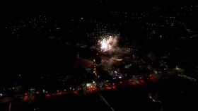 Desfile &lsquoFesturito vai � F�brica do Papai Noel&rsquo re�ne multid�o e emociona Salvador do Sul