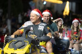 Desfile Natalino encanta S�o Pedro da Serra com luz, cor e emo��o