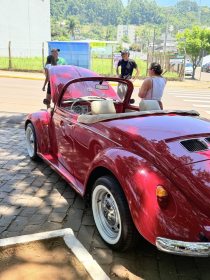 Encontro de Carros Antigos re�ne raridades e grande p�blico em Salvador do Sul