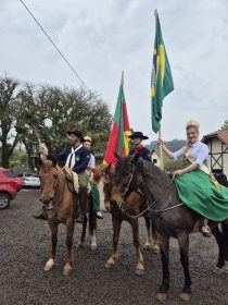 Extino da Chama Crioula encerra a Semana Farroupilha em Salvador do Sul