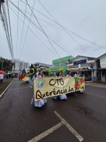 Extino da Chama Crioula encerra a Semana Farroupilha em Salvador do Sul