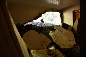 Fam�lia perde casa e vive drama