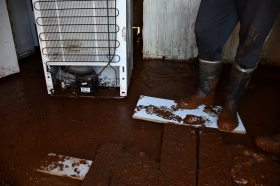 Fam�lia perde casa e vive drama