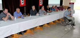 Languiru ir� descontinuar algumas atividades produtivas e intensificar� negocia��es de parceria e venda de unidades