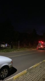 Motorista perde controle de veculo e sai da pista em Salvador do Sul