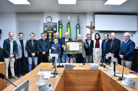 Nilson Vier recebe Mo��o de Honra ao M�rito por contribui��o ao agroneg�cio de Salvador do Sul