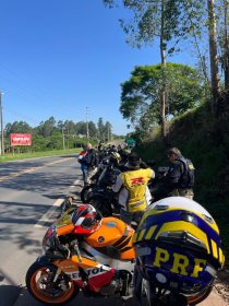 PRF realiza opera��o de fiscaliza��o de motociclistas em Montenegro