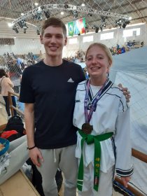 Salvadorenses levam ouro em festival internacional de taekwondo