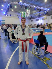 Salvadorenses levam ouro em festival internacional de taekwondo