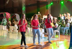 S�o Pedro vive a magia do Desfile Natal F� e Arte