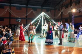 S�o Pedro vive a magia do Desfile Natal F� e Arte