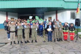 Centelha da chama da ptria  entregue ao municpio