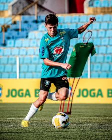 Jefinho estreia na sele��o brasileira sub 17 marcando gol