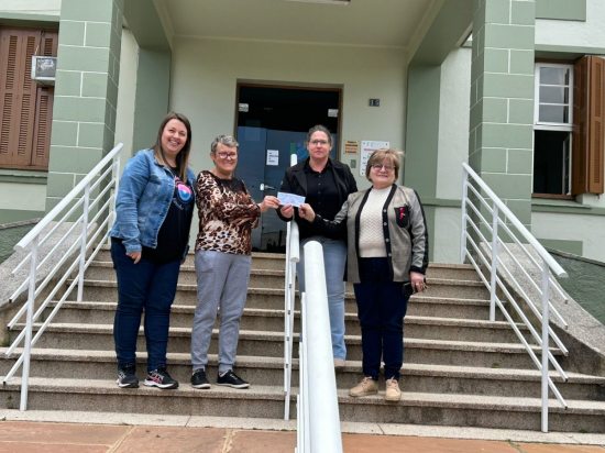 Hospital S�o Salvador recebe doa��o de R$ 1,5 mil