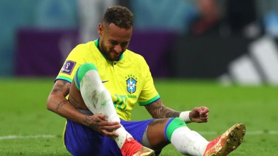 Neymar e Danilo está fora do jogo do Brasil contra a Suíça