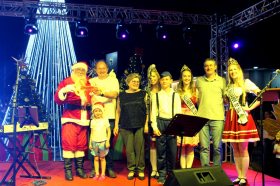Primeiro desfile de Natal tem grande p�blico em Salvador do Sul