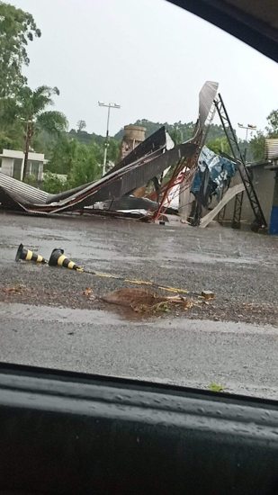 Atingidos pelo temporal em Harmonia devem contatar Bombeiros