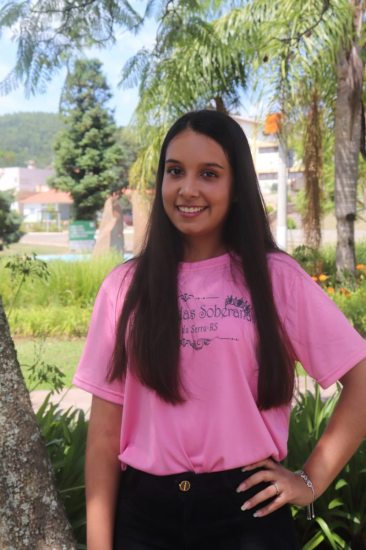 Conhe�a a candidata a soberana de S�o Pedro da Serra Fernanda Artus Pavani