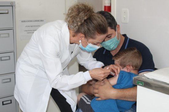 Come�a a vacina��o da gripe