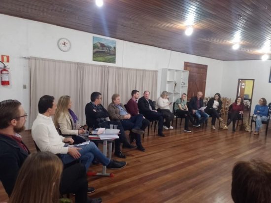 Prefeitos se re�nem novamente na uni�o em busca de recursos para pavimenta��o da Transcitrus