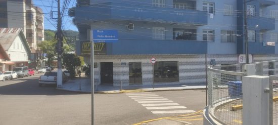 Departamento de tr�nsito implanta m�o �nica na Rua Pedro Hummes