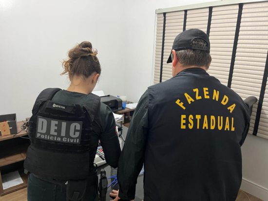 Policiais da 1 Delegacia de Montenegro deram apoio � Opera��o Abate, organizada pela Pol�cia Civil de Santa Catarina