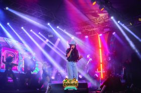 P�blico recorde no show da Ana Castela, em Marat�