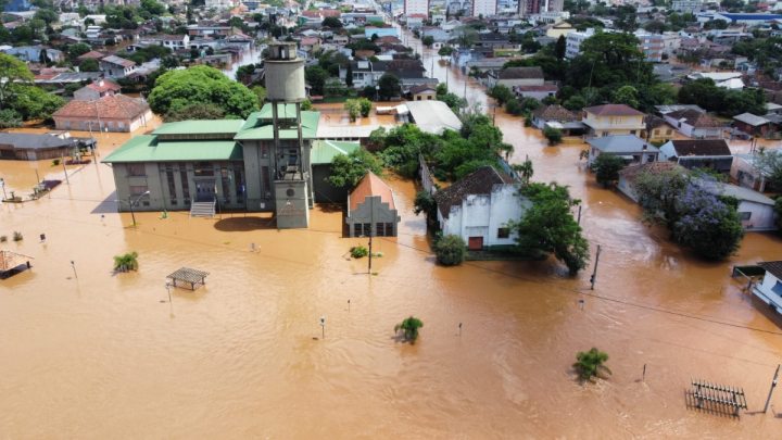 Rio Ca� atinge marca hist�rica com maior n�vel desde a enchente de 1941