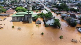 Rio Ca� atinge marca hist�rica com maior n�vel desde a enchente de 1941