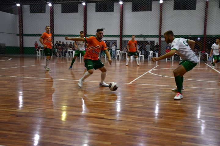 Copa Transcitrus tem rodada completa nesta sexta-feira