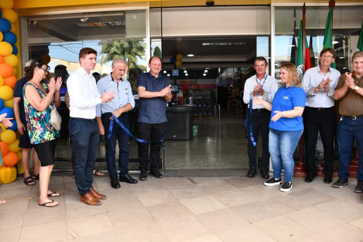 Supermercado Santa Clara em Salvador do Sul � inaugurado