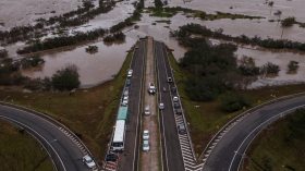 Epis�dios de chuva no final desta semana e um maior na pr�xima semana v�o manter os rios altos e prolongar as enchentes
