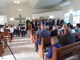 Fieis de Salvador do Sul celebram as origens durante culto em alem�o