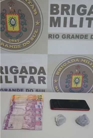 Foragido é preso com drogas em São Pedro da Serra
