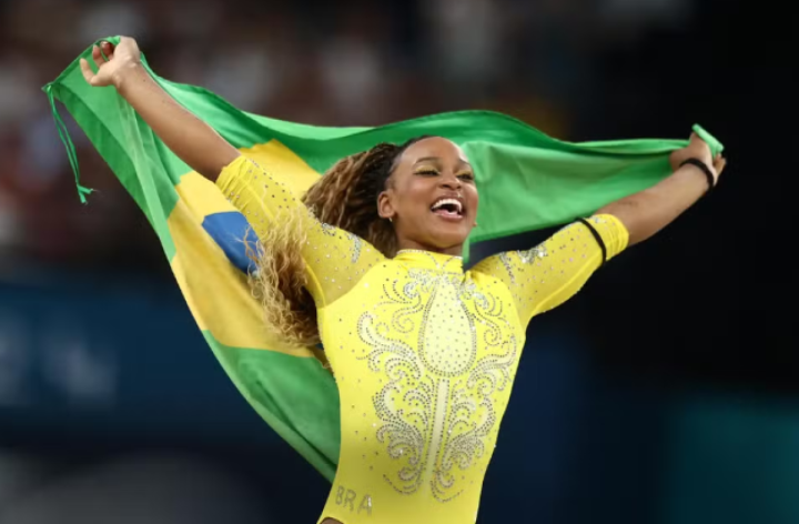 Rebeca Andrade ilumina Paris com a medalha de prata no individual geral da ginástica nas Olimpíadas