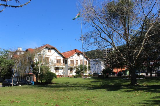 Segunda-feira, 28, � feriado pelo dia do servidor p�blico nas prefeituras municipais