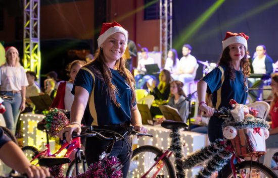 S�o Pedro vive a magia do Desfile Natal F� e Arte