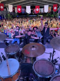 Baile de Carnaval da ASCA re�ne foli�es em Salvador do Sul