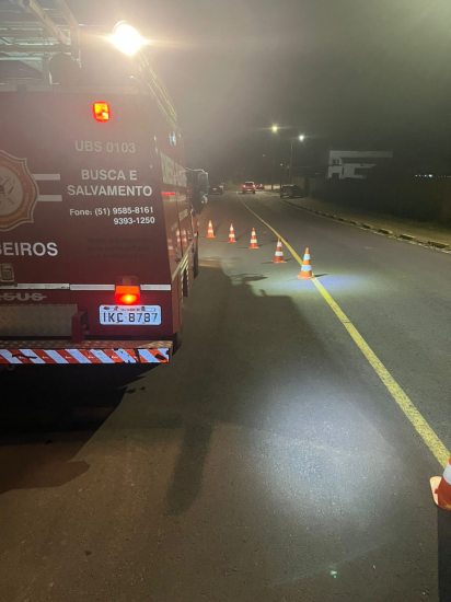 Motorista perde controle de veículo e sai da pista em Salvador do Sul