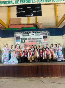 CTG Querncia da Serra brilha no 15 Rodeio Artstico Regional em Bom Princpio