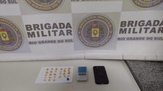 Adolescente  apreendido por trfico de drogas em Salvador do Sul