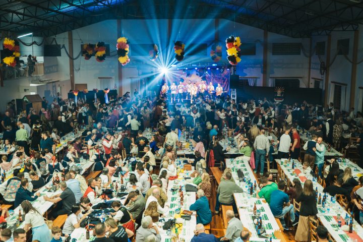 6 Festival de Danas Folclricas Alems Sankt Petrus rene mais de 850 pessoas em Campestre Alto