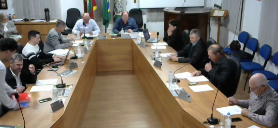 Cmara de Salvador do Sul realiza sesso com aprovao de projetos e relatrios de viagens a Braslia