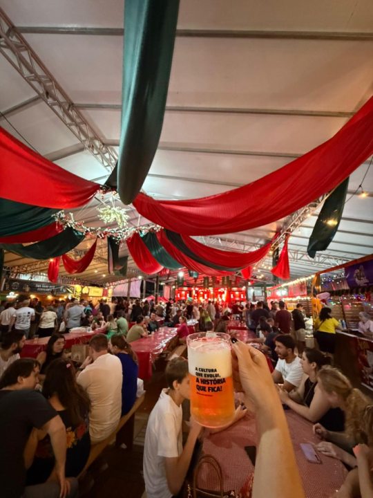 Gastronomieplatz - pra�a de alimenta��o dedicada � gastronomia regional