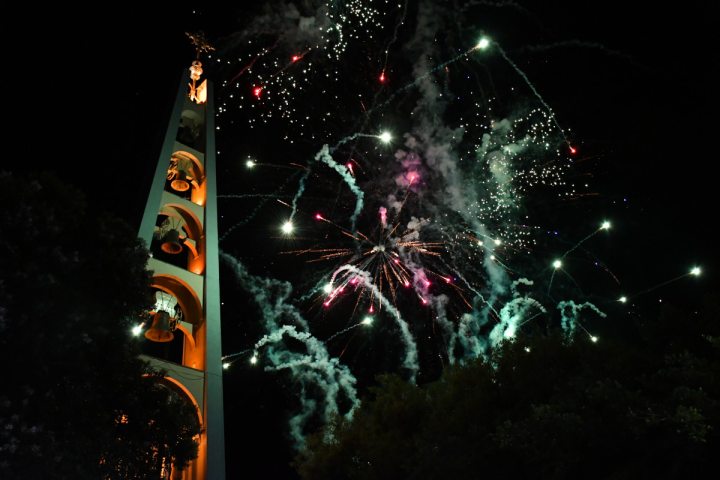 Desfile &lsquo;Festurito vai � F�brica do Papai Noel&rsquo; re�ne multid�o e emociona Salvador do Sul