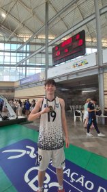 Jovem salvadorense conquista t�tulo ga�cho de basquete pelo Gr�mio N�utico Uni�o
