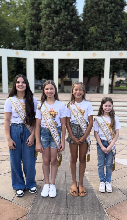 Representantes de S�o Pedro da Serra participam da Final Regional do Rei e Rainha Estudantil em Feliz